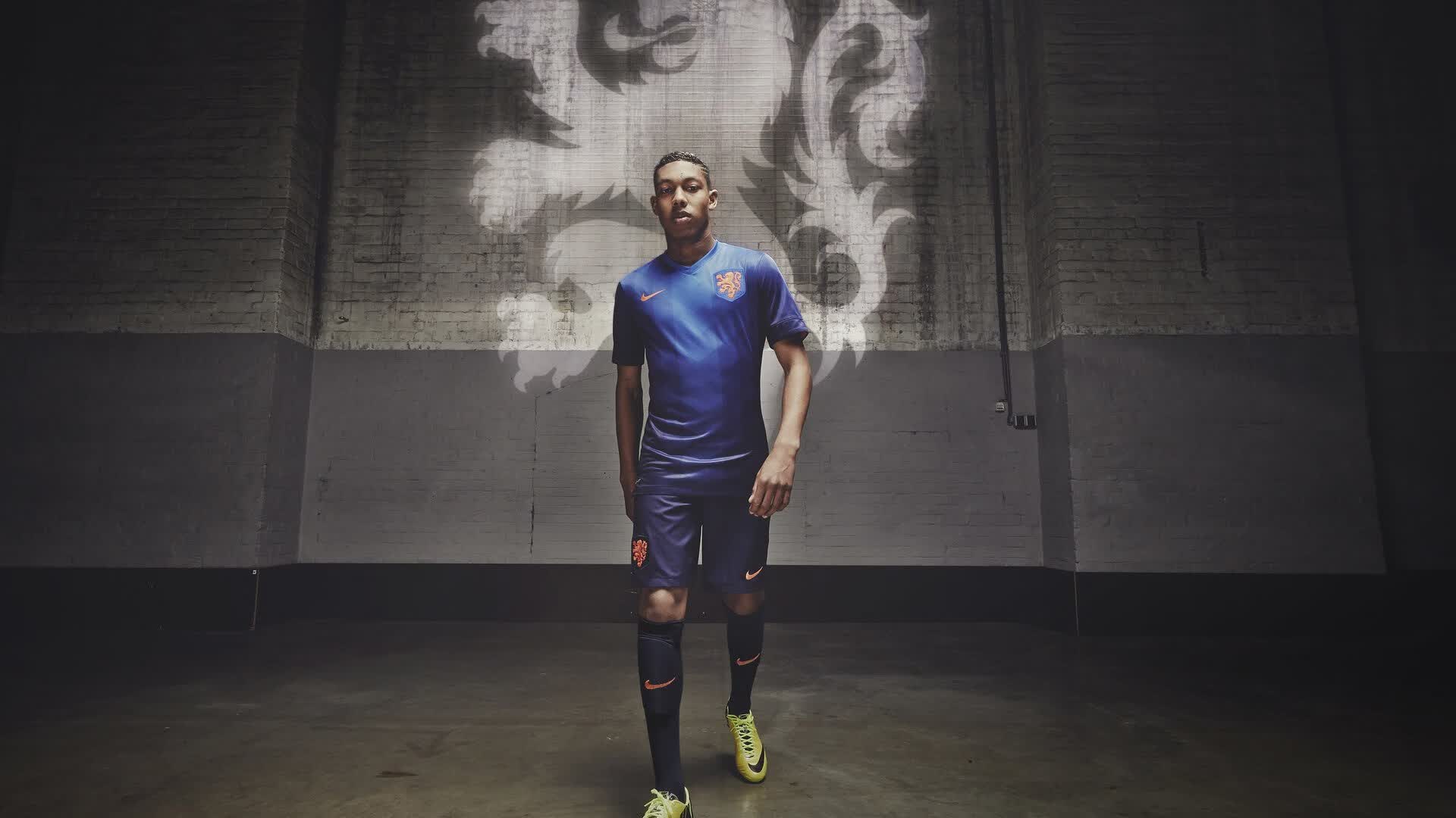 F1阿布扎比大奖赛:奥康从后排一路追至前列,法拉利超越红牛